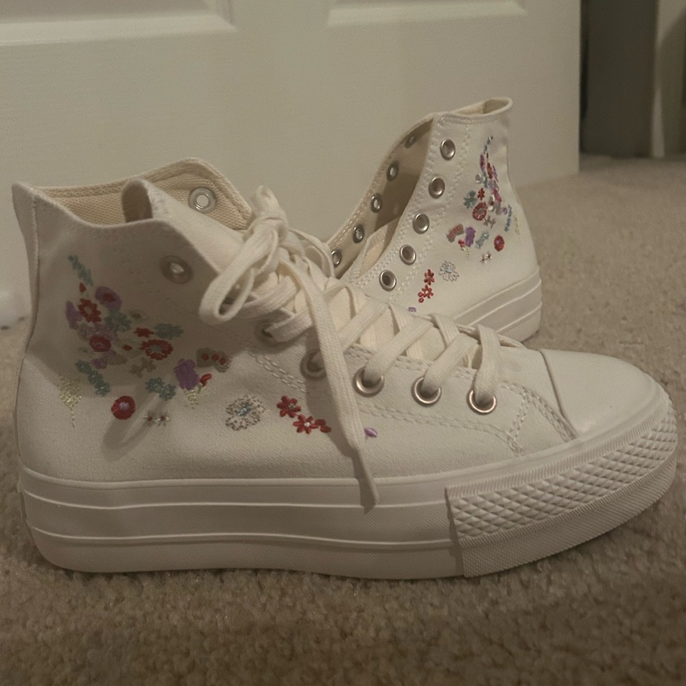 Flower Converse
